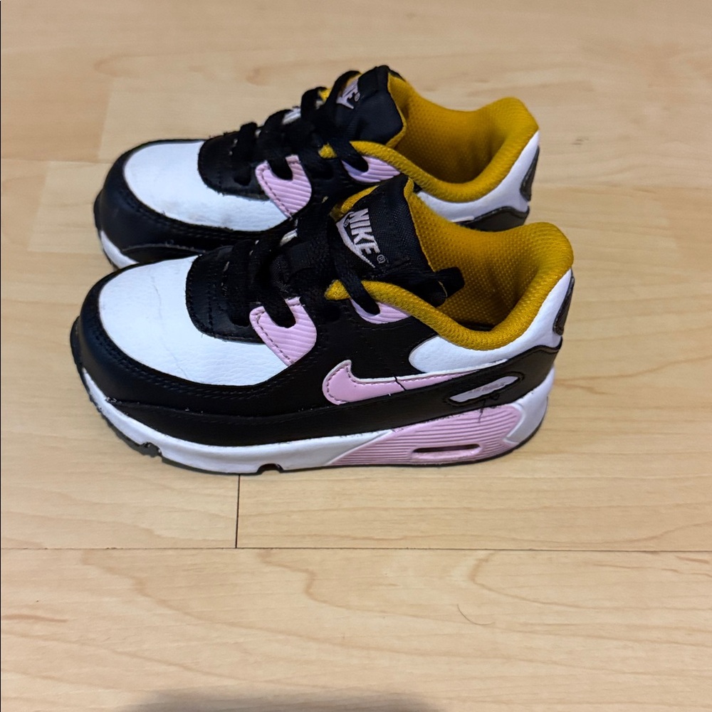 Nike Kids Black, White, and Yellow Sneakers toddler 8c - Picture 3 of 6